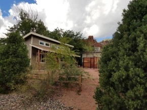 Red Rocks! Stroll to trails! 1 Bd in W. Sedona!
